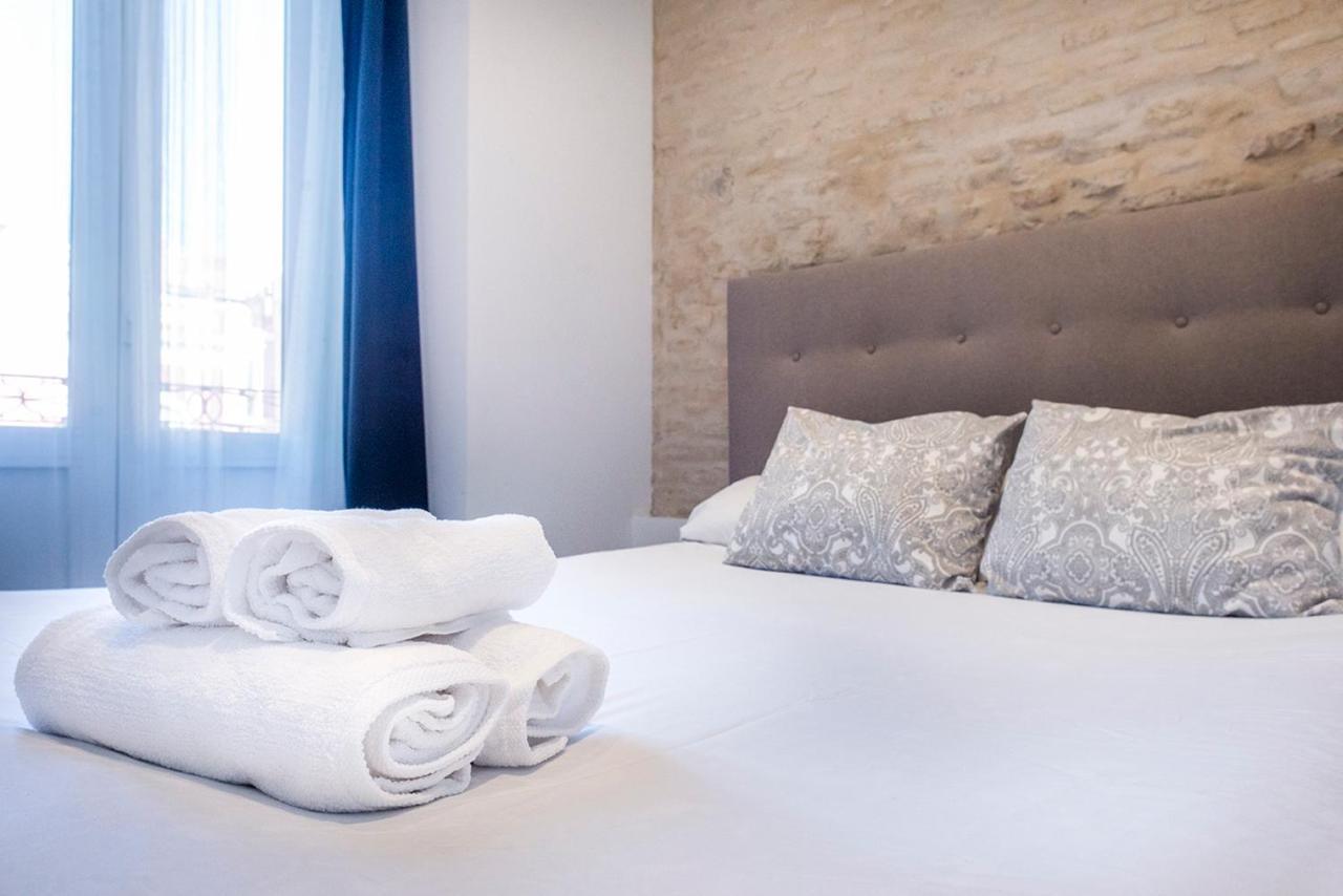 Apartament Alohamundi Adriano Sewilla Zewnętrze zdjęcie
